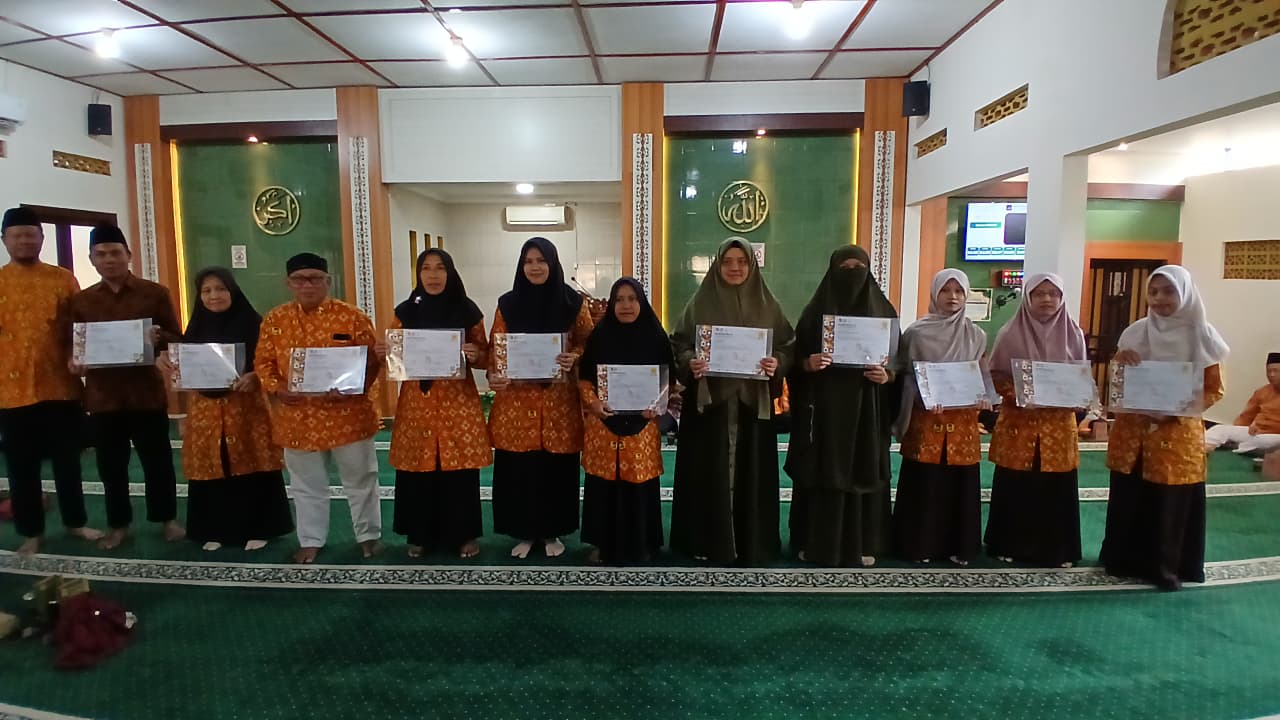 Halaqah Qur’an dan Penyerahan Sertifikat KMI#1 Badko TKA-TPA Gunungkidul, Aulia Sabila Raih Predikat Lulusan Terbaik